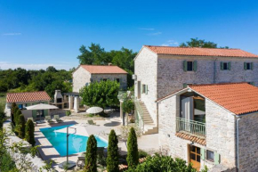 Villa Stanza Campitelli for up to 21 people in Central Istria with private pool and pet friendly